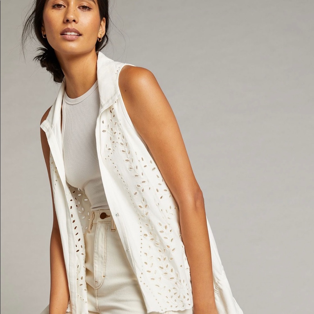 NWT ANTHROPOLOGIE EYELET BUTTON DOWN BLOUSE